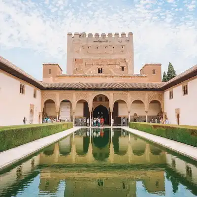 ايجار سيارات قصر الحمراء غرناطة 2